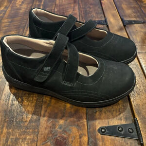DREW Sz 8 Wide